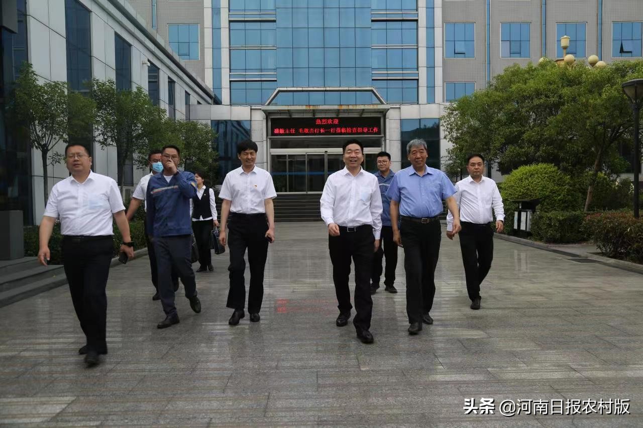 安阳商都农商银行行长进万企活动_安阳商都银行个贷产品_安阳商都农商银行贷款发放与让利