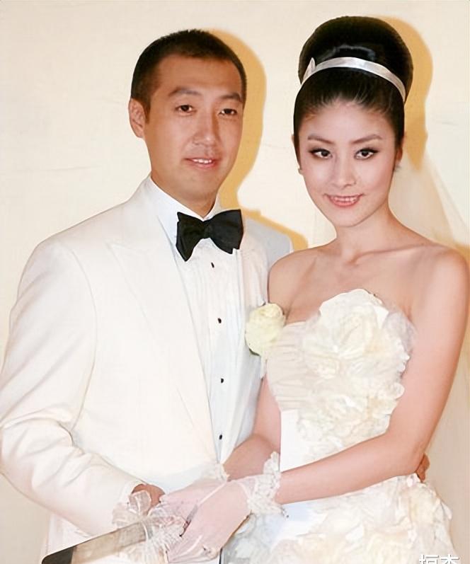 陈利浩现在妻子_刘建浩陈慧琳婚姻故事_陈慧琳刘建浩爱情长跑