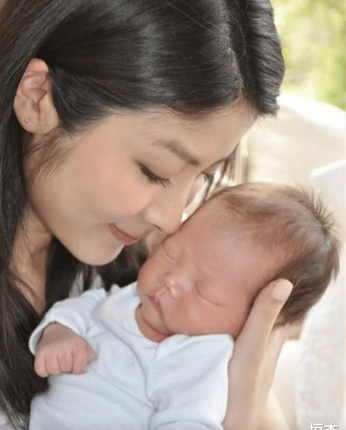 陈利浩现在妻子_刘建浩陈慧琳婚姻故事_陈慧琳刘建浩爱情长跑