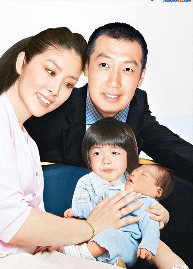 陈利浩现在妻子_刘建浩陈慧琳婚姻故事_陈慧琳刘建浩爱情长跑