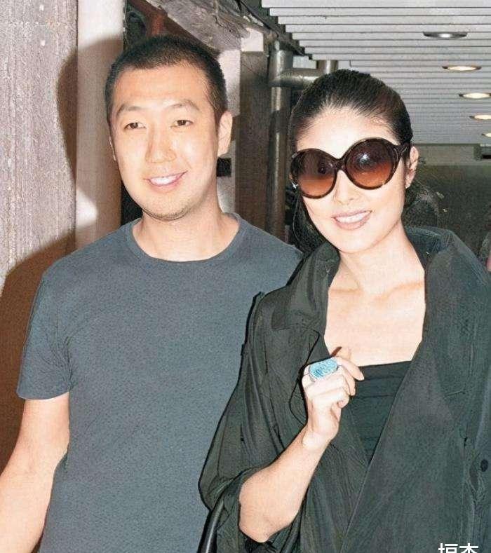刘建浩陈慧琳婚姻故事_陈利浩现在妻子_陈慧琳刘建浩爱情长跑