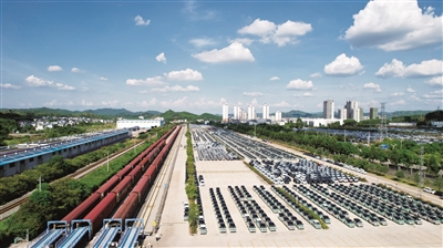 柳州物流公司托运_雒容汽车物流基地 新能源汽车发运量增长 铁海联运模式运输