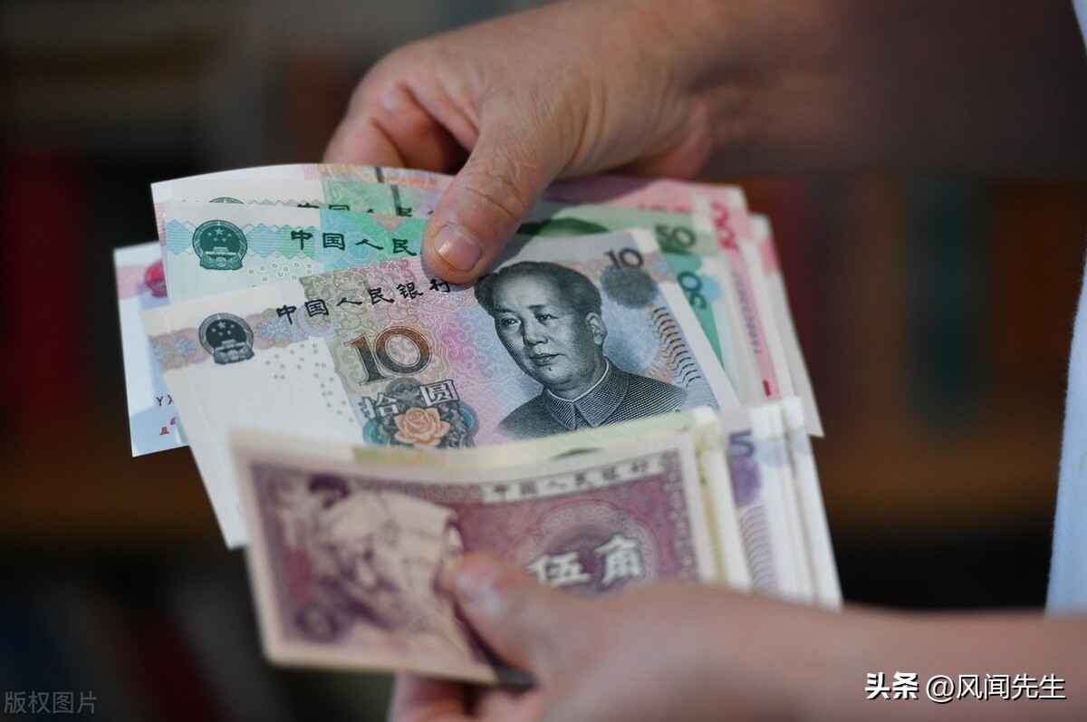 央行降准有什么好处_央行降准法定存款准备金率增加银行可贷款资金信贷规模刺激经济增长_美国大萧条银行放贷刺激消费垄断现象贫富分化产能过剩股市崩盘银行倒闭挤兑取钱企业倒闭失业人口恶性循环