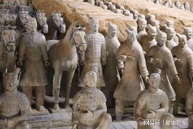 兵马俑双眼皮缺失之谜_双眼皮兵马俑摘牌_秦朝兵马俑单眼皮原因