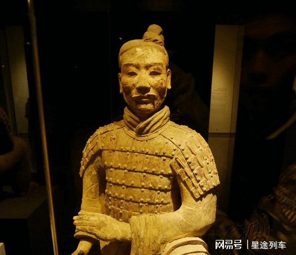 兵马俑双眼皮缺失之谜_双眼皮兵马俑摘牌_秦朝兵马俑单眼皮原因