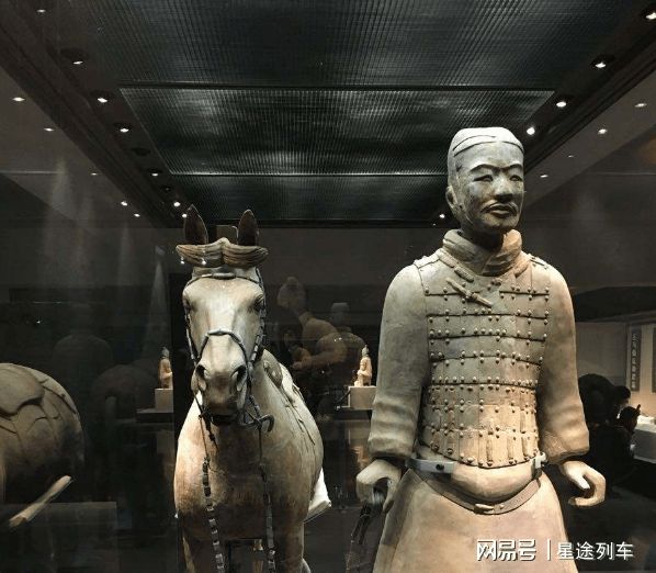 兵马俑双眼皮缺失之谜_双眼皮兵马俑摘牌_秦朝兵马俑单眼皮原因