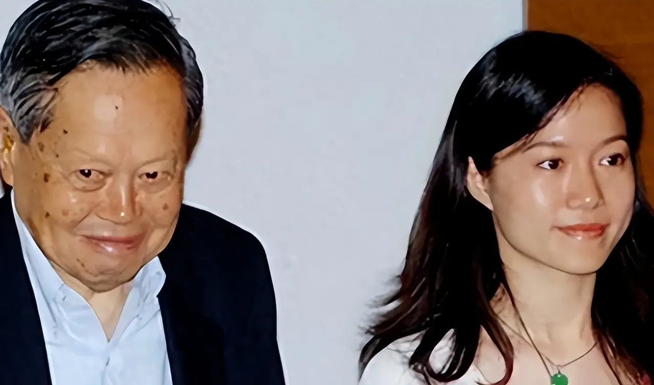 翁帆最新生活状态_翁帆对杨振宁不耐烦了_翁帆川西旅行