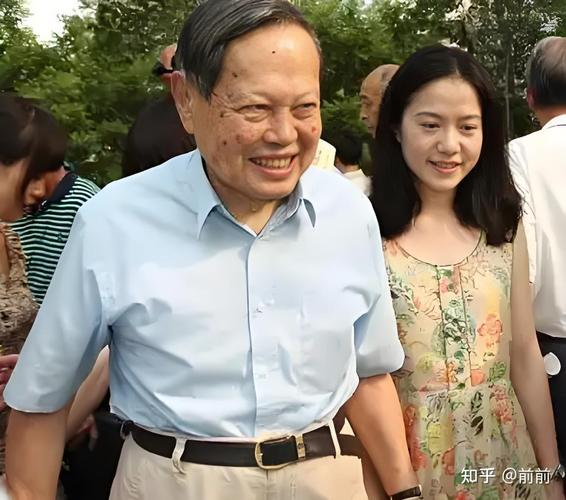 杨振宁婚姻观_杨振宁爱情与责任_翁帆对杨振宁不耐烦了